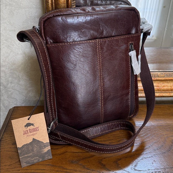 Jack Georges Other - Men's/Unisex Jack George’s Brown Leather zippered Crossbody Bag w/Ft Zip Pocket.